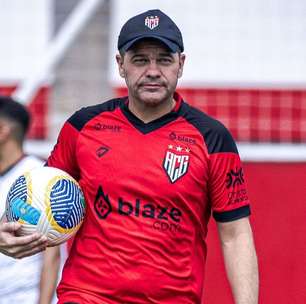 Umberto Louzer pode apostar na base do Atlético nessa reta final de Brasileirão