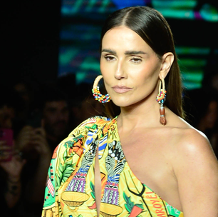 SPFW: Deborah Secco em clima de axé com a loira do Tchan