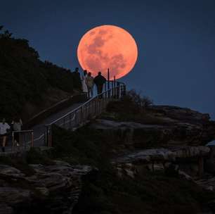 Maior Superlua do ano brilha no céu na noite desta quinta (17); entenda fenômeno