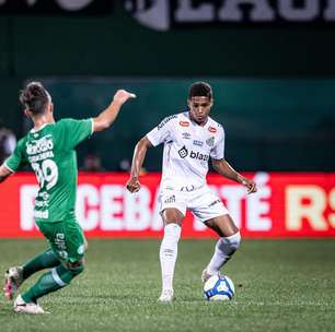 Santos joga mal, perde para a Chapecoense e liderança fica ameaçada