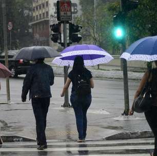 Após 'chuvisco', Inmet mantém risco de tempestade em SP e chuvas intensas pelo Brasil