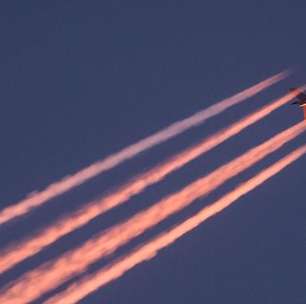 Rastros de aviões nos céus escondem ameaça para o clima