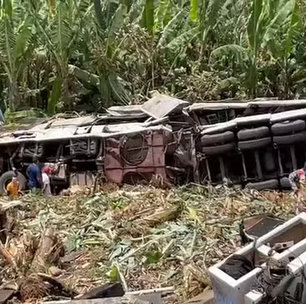 Trio elétrico despenca em ribanceira e três pessoas morrem em Pernambuco