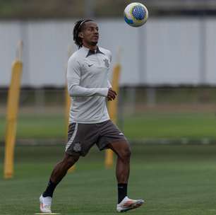 André Carrillo comenta mudança de posicionamento no Corinthians e fala sobre missão no clube