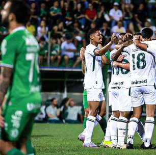 Goiás se impõe e goleia Chapecoense fora de casa