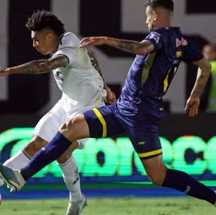 Botafogo marca no fim, vence o Bragantino e abre vantagem na liderança do Brasileirão