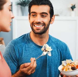 Nutrólogo lista 3 segredos para emagrecer comendo o que gosta