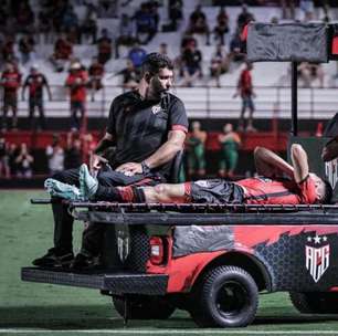 Atacante do Atlético-GO volta a treinar com bola durante período de recuperação