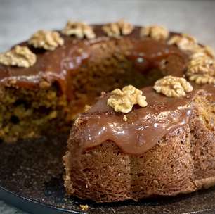 Bolo de Natal com cenoura e nozes: fácil, de liquidificador