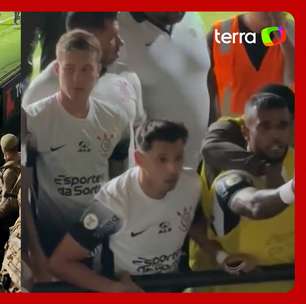 Jogadores do Corinthians pedem calma a policiais durante confusão em Criciúma