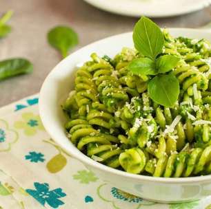 Macarrão com aspargo e molho pesto: é fácil de fazer e delicioso