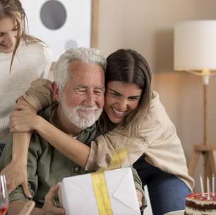 Como lidar com a teimosia em idosos com Alzheimer durante as festas de fim de ano