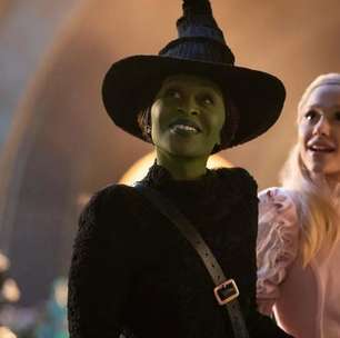 'Gênio e visionário': Ariana Grande elogia diretor de 'Wicked' e revela modo único de trabalho