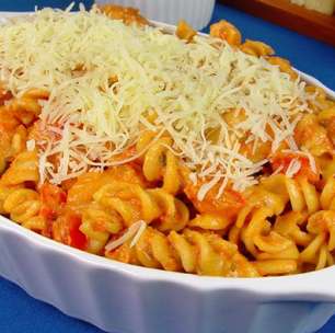 Macarronada com frango cremoso: um prato tamanho família