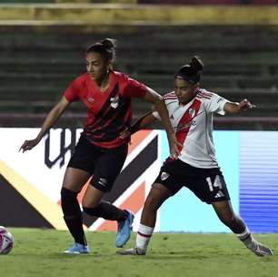 Athletico sai na frente, mas cede empate contra River Plate na estreia