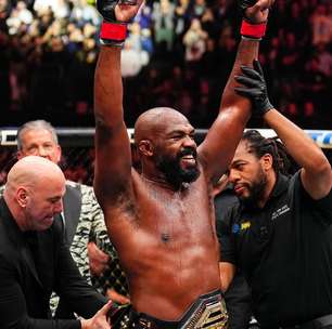 Jon Jones enfrentará Tom Aspinall em 2025, diz Dana White