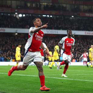 Gabriel Jesus anota hat-trick e garante classificação do Arsenal na Copa da Liga Inglesa