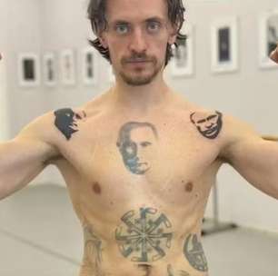 Bailarino ucraniano que tem o rosto de Putin tatuado decide abandonar a Rússia