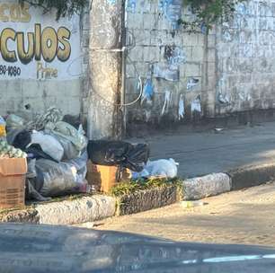 População reclama de falta de coleta de lixo em Lauro de Freitas