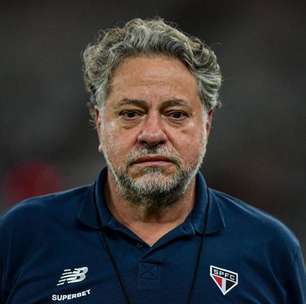 Júlio Casares vem a público e se manifesta após Rafinha deixar o São Paulo; "acabado para o futebol"