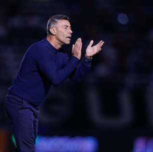 Caixinha pode antecipar retorno de meia-atacante ao Santos