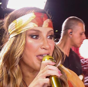 Claudia Leitte toma atitude drástica em show após ser denunciada por racismo religioso