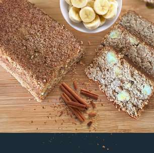 Bolo de Banana com aveia na airfryer: sem glúten e sem leite