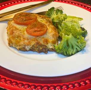 Bife à milanesa sem fritar: com um toque a mais do pizzaiolo