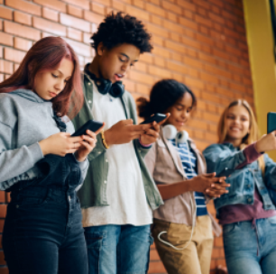 Lei Que Restringe o Uso de Celulares nas Escolas é Aprovada; o Que Muda?