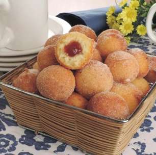 Bolinho de chuva recheado com goiabada: uma receita para o café da tarde