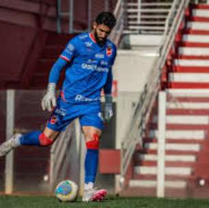 Goleiro ex-Vila Nova reforça equipe do Campeonato Paranaense