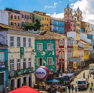 Primeira Feira de Arte Negra e Indígena de Salvador valoriza cultura e artistas locais no Centro Histórico