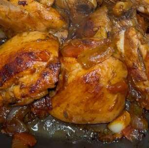 Receita de frango ensopado para o almoço: nunca mais você erra na hora de temperar