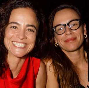 Alice Braga expressa carinho ao falar da namorada e produtora de 'Ainda Estou Aqui'