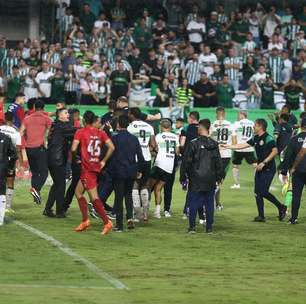 Confusão aconteceu após o apito final do Atletiba e teve socos, pontapés, empurra empurra