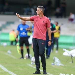 Técnico do Athletico dispara contra briga no fim do Atletiba: "tem que sentir vergonha"