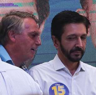 Bolsonaro aparece 'de surpresa' em reunião de Tarcísio com prefeitos sobre enchentes