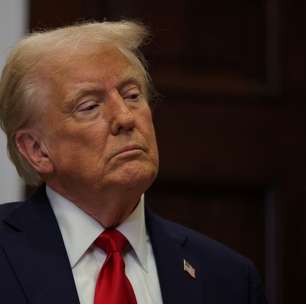 Trump vai reter financiamento para escolas e universidades que exigem vacina contra covid