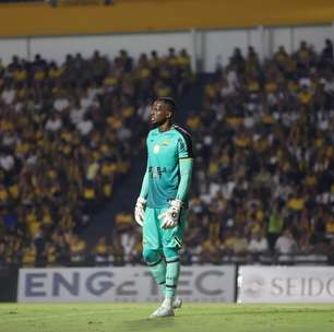 Caíque é vítima de racismo em jogo contra o Brusque; torcedor é preso