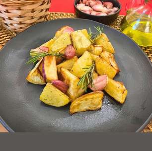 Nunca mais faça de outro jeito: batatas crocantes na airfryer