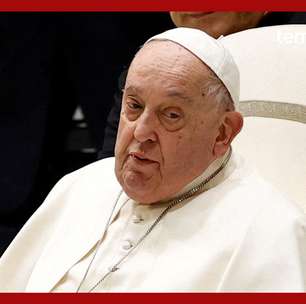 Tratamento do papa foi alterado para lidar com situação clínica 'complexa', diz Vaticano