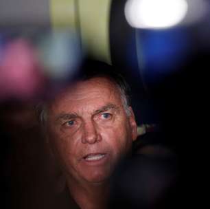 Bolsonaro é intimado pessoalmente na sede do PL e tem 15 dias para apresentar defesa