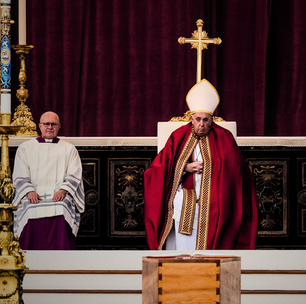 Papa expressa preocupação com a saúde em meio à luta contra a pneumonia e faz pedido às pessoas próximas: 'Talvez não sobreviva'