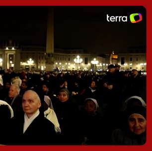 Centenas de fiéis se reúnem no Vaticano em vigília pela saúde do Papa Francisco