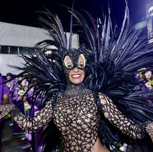 Rainha da Império da Casa Verde aposta em look 'diferentão' de Mulher-Gato