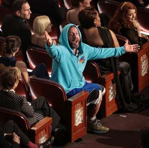 Adam Sandler é zoado por Conan O'Brien ao aparecer no Oscar de moletom e bermuda