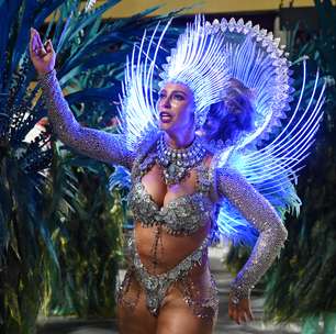 Veja fotos do desfile da Grande Rio pelo carnaval do Rio de Janeiro