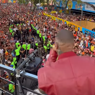 Léo Santana interrompe desfile após problema em trio de Daniela Mercury