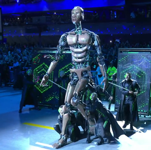 Comissão de frente da Mocidade leva robôs para Sapucaí; confira