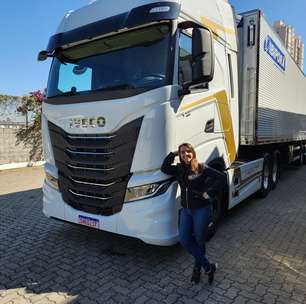 Mulheres que pilotam ônibus e caminhões podem aliviar crise